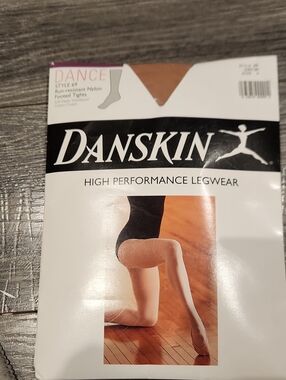 NWT Danskin High Performance Legwear Style 69 Run Resistant Tights Suntan Sz A